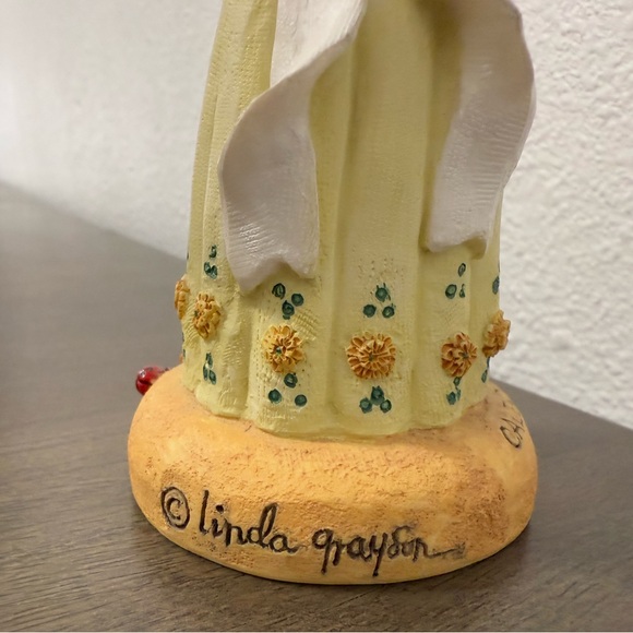 Linda Grayson October Flower Angel Figurine Handmade Colendula Vintage 1995 - Picture 4 of 8